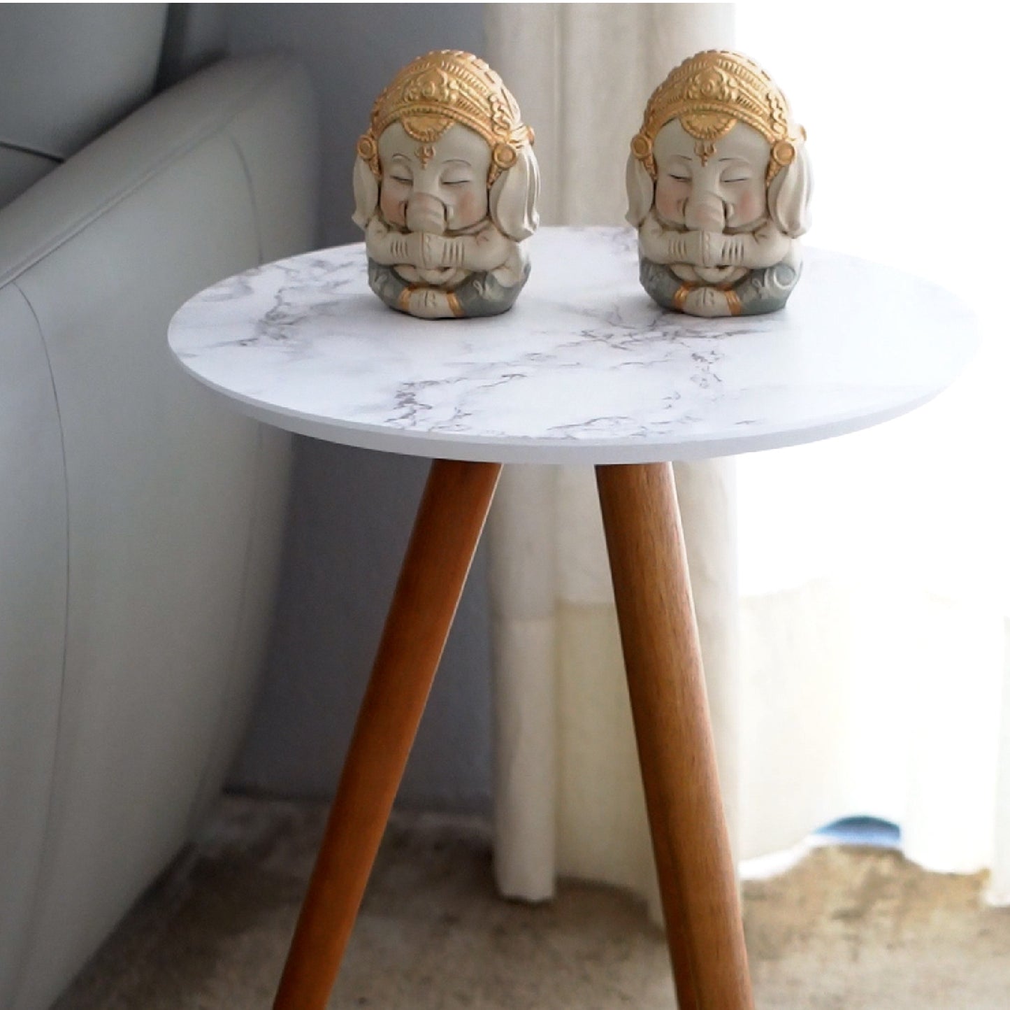 meistar Round Side Coffee Table with Natural Wood Legs for Small Spaces - Ideal for Living Room and Bedroom Reading. Nightstand Side Table Nursery