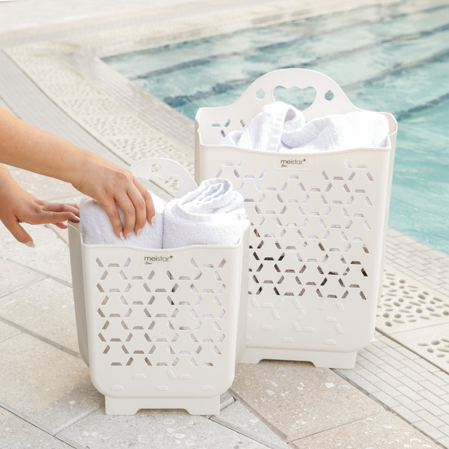 Foldable Plastic Laundry Baskets. Wall Hanging Storage Basket. Multi-function Storage Container Waterproof Durable for Bedroom and Bathroom