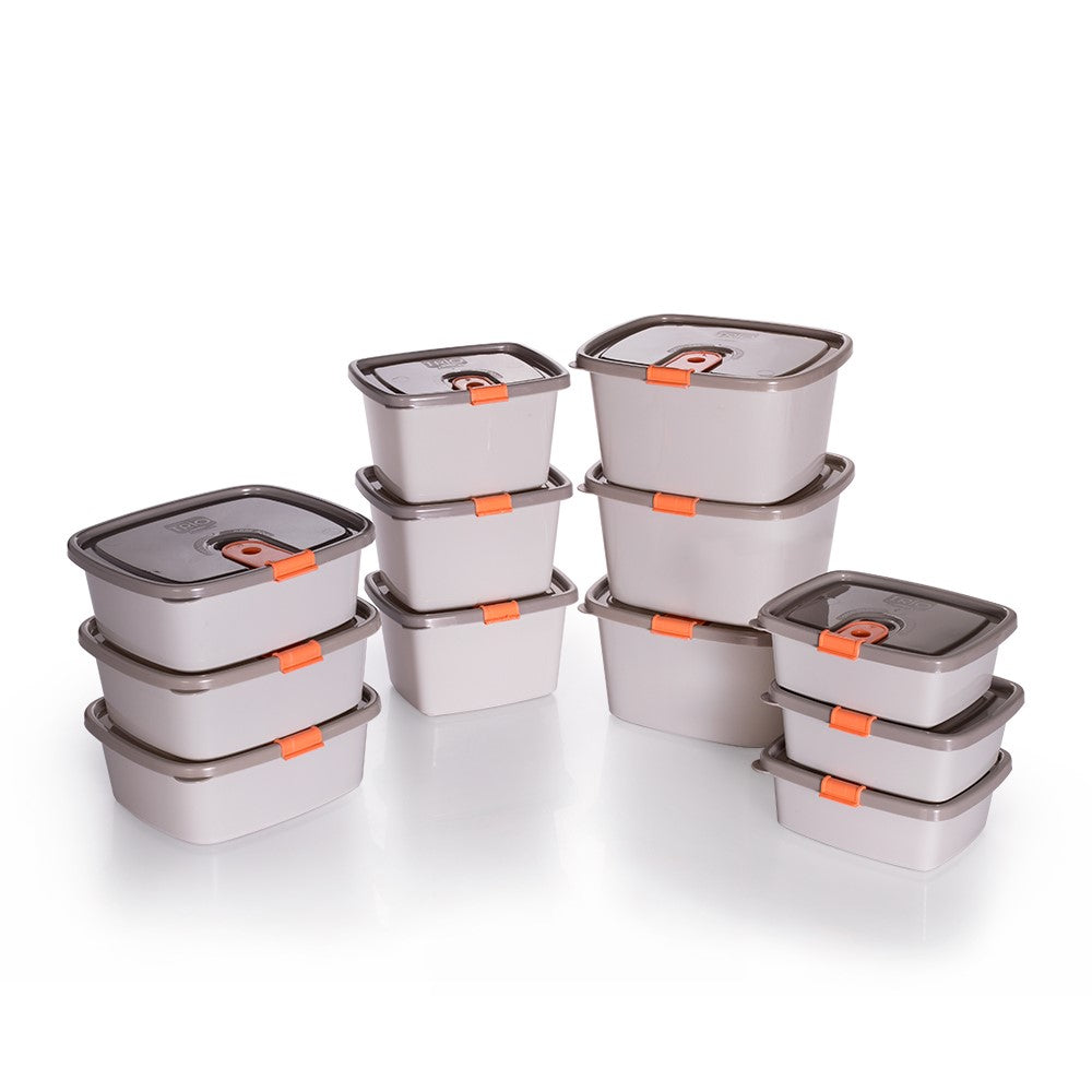 Plastic Food Storage Containers w/attached Lids. Multi sizes Containers (Beige & Orange)